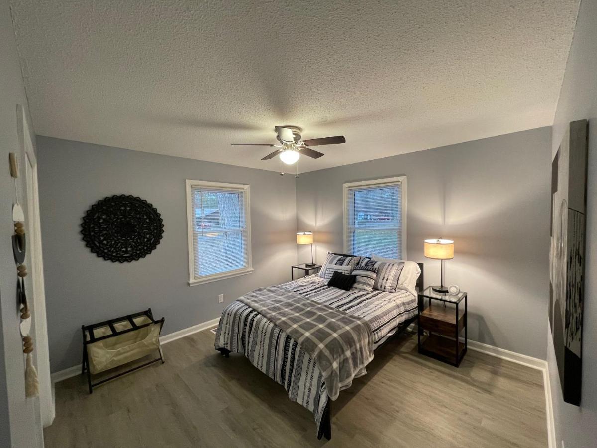 Remodeled Cottage With Sunroom Manchester Bagian luar foto