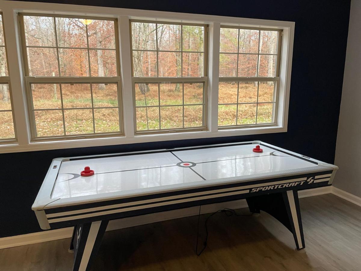 Remodeled Cottage With Sunroom Manchester Bagian luar foto